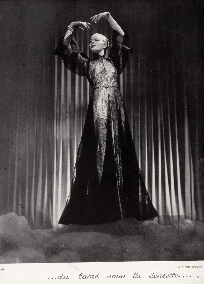 Модель в платье Vionnet, 1938