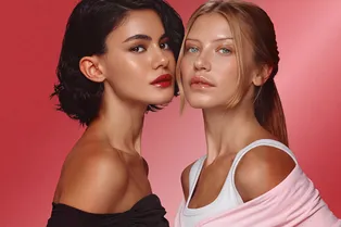 Финальный штрих: блеск-плампер для губ, который завершает любой образ