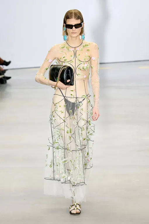 Giambattista Valli весна-лето 2023 Giambattista Valli весна-лето 2023