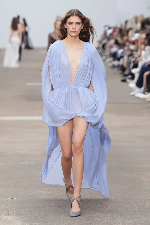 Stella McCartney весна-лето 2025