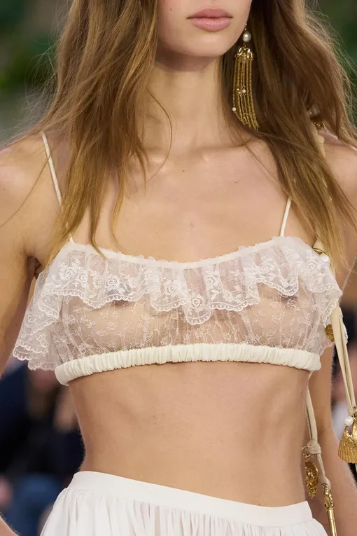 Chloé весна-лето 2025 Chloé весна-лето 2025