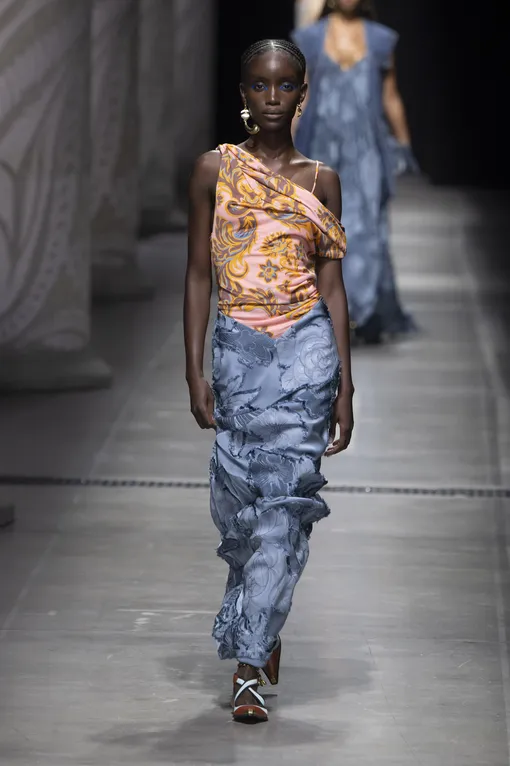 Etro весна-лето 2024 Etro весна-лето 2024