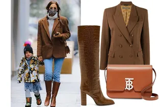 Носите свитер с высоким горлом под «мужской» жакет, как Ирина Шейк