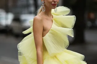 Праздник без повода: 7 платьев с воланами на каждый день