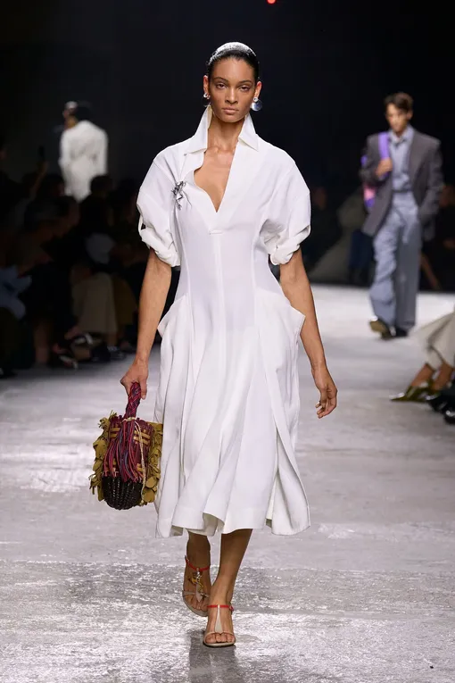 Bottega Veneta весна-лето 2025