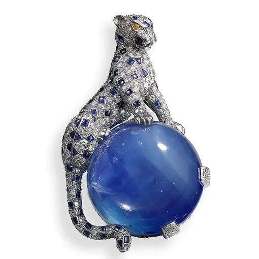 Брошь Cartier Panthère, 1949. Платина, золото, бриллианты, сапфиры Брошь Cartier