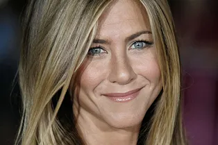 «Моя цель на этой планете — не размножаться»: Дженнифер Энистон о жизни после развода