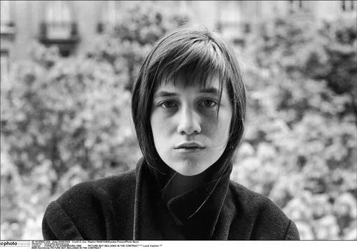 Шарлотта Генсбур, 1989 год Шарлотта Генсбур, 1989 год