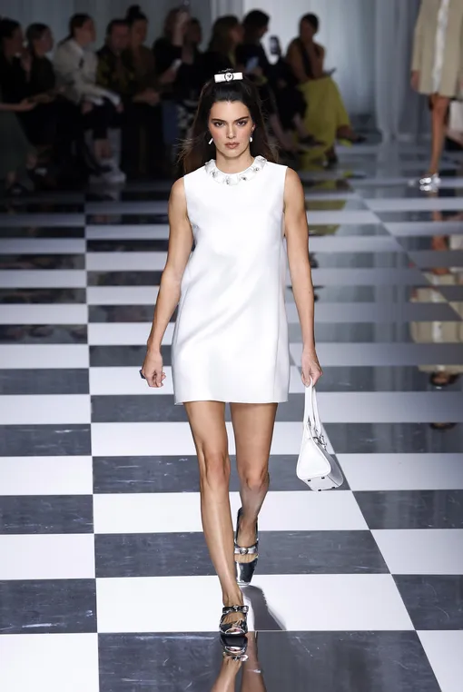Versace весна-лето 2024 Versace весна-лето 2024