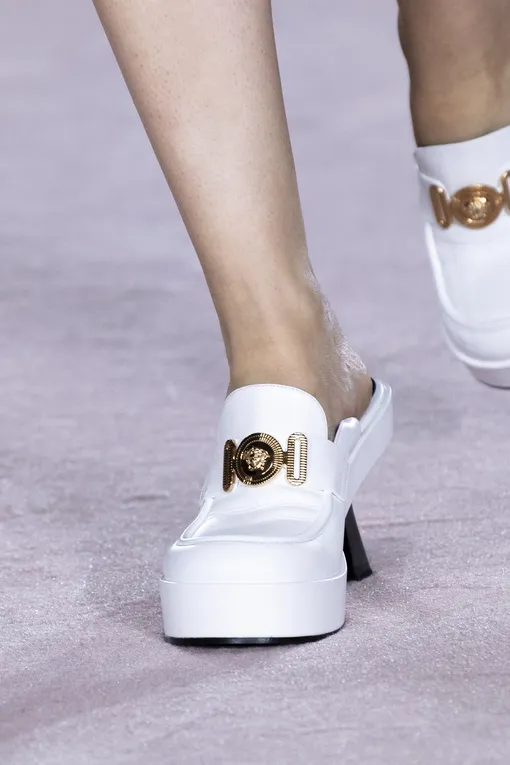 Versace весна-лето 2022