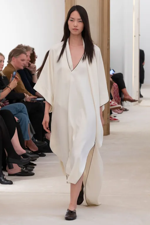 Alberta Ferretti весна-лето 2026 Alberta Ferretti весна-лето 2026