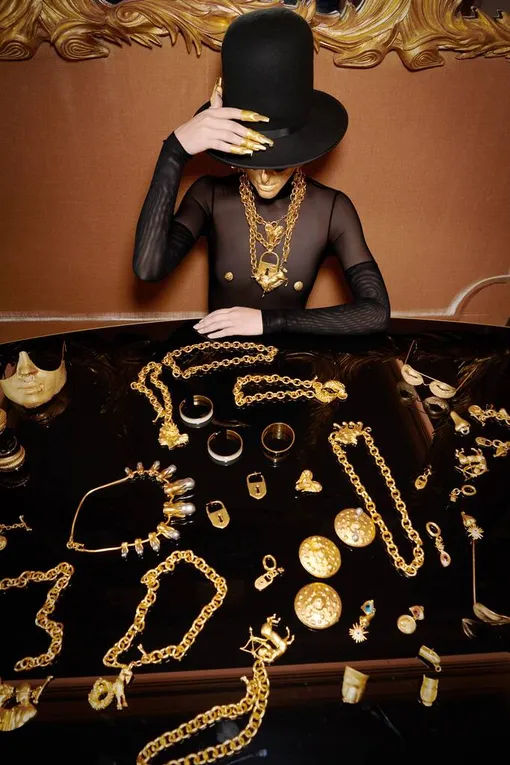 Schiaparelli весна-лето 2021 Schiaparelli весна-лето 2021
