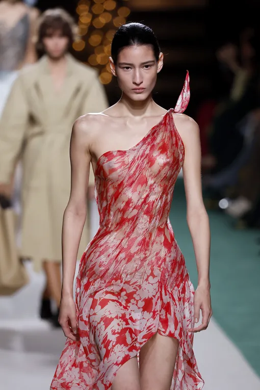 Victoria Beckham весна-лето 2025
