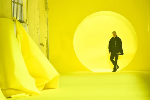 Раф Симонс на показе Raf Simons осень-зима 2020/21 Раф Симонс на показе Raf Simons осень-зима 2020/21