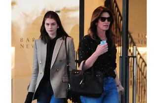 Яблоко и яблоня: Кайя Гербер и Синди Кроуфорд на совместном шопинге