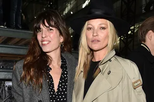 Кейт Мосс, Лу Дуайон, Пьер Берже и другие гости Энтони Ваккарелло Кейт Мосс, Лу Дуайон, Пьер Берже и другие гости Энтони Ваккарелло