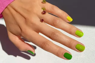 Градиентный маникюр — самый стильный дизайн этой осени