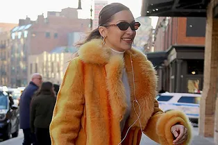 С чем сочетать оранжевый цвет: 9 идей от топ-моделей и актрис