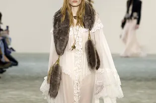 Вам понадобится всего лишь одно платье, чтобы поддержать тренд на бохо-шик этой осенью Вам понадобится всего лишь одно платье, чтобы поддержать тренд на бохо-шик этой осенью