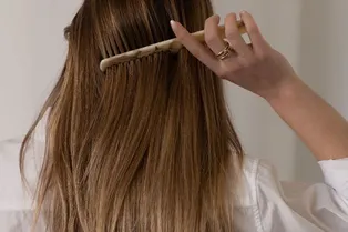 Как восстановить волосы после отпуска