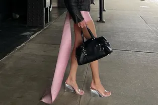 Мини со шлейфом — самое модное летнее комбо для особого случая