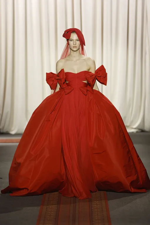 Giambattista Valli Haute Couture весна-лето 2025 Giambattista Valli Haute Couture весна-лето 2025