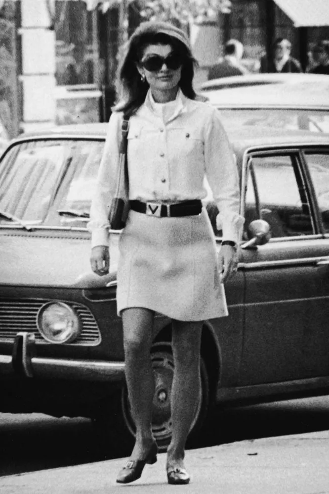 После смерти Аристотеля Онассиса в 1975 году, Жаклин возобновила карьеру редактора сначала в Viking Press, а затем в Doubleday в Нью-Йорке. Она также выступала в защиту культурного наследия Америки и много работала в этом направлении. Жаклин Кеннеди удалось отстоять Центральный вокзал в Нью-Йорке, который хотели разрушить в 1970-е годы.