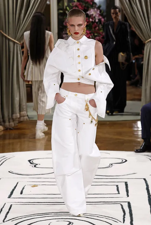 Schiaparelli весна-лето 2024 Schiaparelli весна-лето 2024