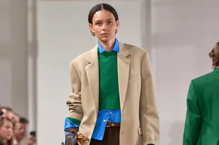 Как подарить вторую жизнь старой рубашке? 5 лучших приемов с подиума