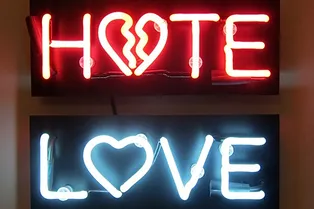 Изображая гиен: почему травля стала обычным делом