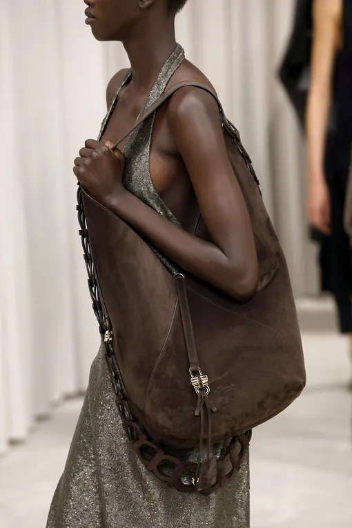 Ferragamo весна-лето 2025