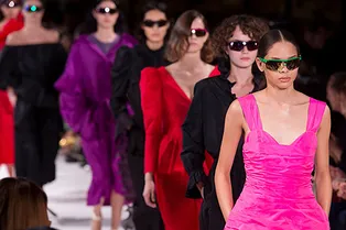 Тотал-лук: 39 вариаций на тему в новой коллекции Стеллы МакКартни