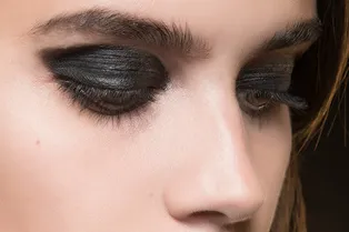 Самый простой способ сделать крутой smoky eyes