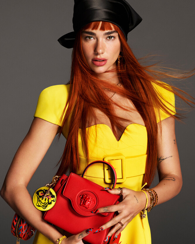 Дуа Липа в рекламной кампании Versace осень-зима 2021