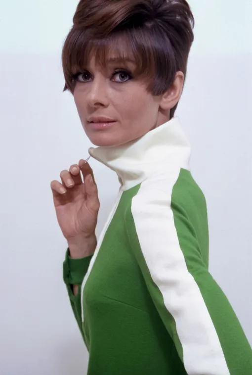 Одри Хепберн в мини-платье Mary Quant в фильме «Двое в пути» (1967)
