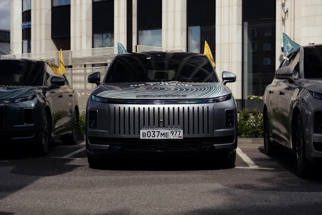 Гибридные автомобили и новые рекорды: как прошел автопробег Esteo и Т-Банк