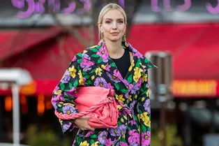 Этой весной носите разноцветные пальто вместо однотонных: 10 лучших