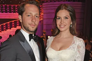 Даша Жукова, Ирина Шейк и Белла Хадид на благотворительном гала-вечере amfAR Gala