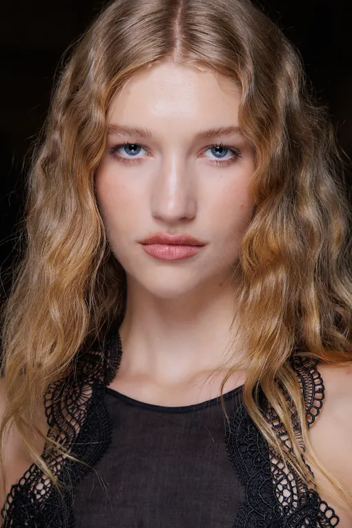 Alberta Ferretti весна-лето 2025 Alberta Ferretti весна-лето 2025