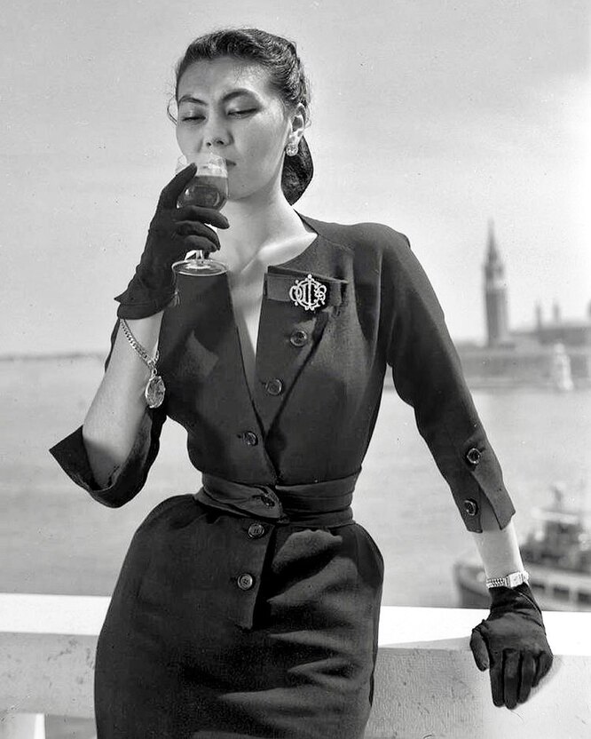 Алла Ильчун в платье Christian Dior, в Венеции, 1951 Алла Ильчун в платье Christian Dior, в Венеции, 1951