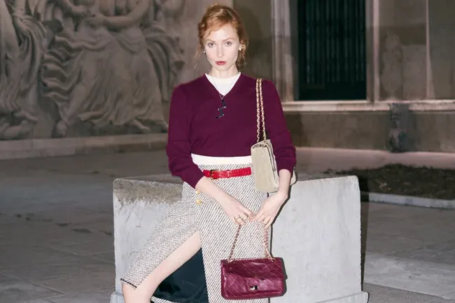 Не можете выбрать одну любимую сумку? Носите сразу две, как самые модные девушки