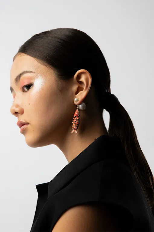 ПЛАТЬЕ И СЕРЬГА, Dior. ТОН DIOR BACKSTAGE LINE FACE AND BODY FOUNDATION, 2N, ТУШЬ ДЛЯ БРОВЕЙ DIORSHOW PUMP’N’BROW, 002, ТУШЬ DIORSHOW ICONIC OVERCURL, 090, РУМЯНА ROUGE BLUSH, 353, БЛЕСК ДЛЯ ГУБ LIP GLOW OIL, 001, ТЕНИ 5 COULEURS COUTURE, 089. ВСЕ Dior Beauty ПЛАТЬЕ И СЕРЬГА, Dior. ТОН DIOR BACKSTAGE LINE FACE AND BODY FOUNDATION, 2N, ТУШЬ ДЛЯ БРОВЕЙ DIORSHOW PUMP’N’BROW, 002, ТУШЬ DIORSHOW ICONIC OVERCURL, 090, РУМЯНА ROUGE BLUSH, 353, БЛЕСК ДЛЯ ГУБ LIP GLOW OIL, 001, ТЕНИ 5 COULEURS COUTURE, 089. ВСЕ Dior Beauty