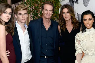 Синди Кроуфорд, Ким Кардашьян, Пэрис Джексон и другие на красной дорожке Синди Кроуфорд, Ким Кардашьян, Пэрис Джексон и другие на красной дорожке