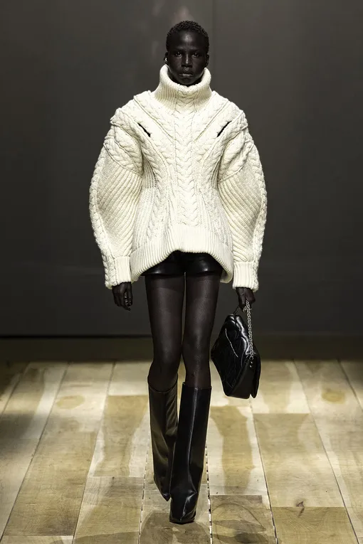 Alexander McQueen осень-зима 2023/24 Alexander McQueen осень-зима 2023/24