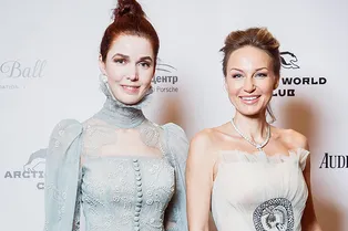 Алена Ахмадуллина, Артем Королев, Игорь Чапурин на благотворительном Арктическом балу фонда «Зимний бал»