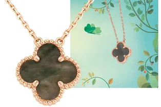 Этим летом носим розовое золото с серым перламутром, как на новой подвеске Alhambra