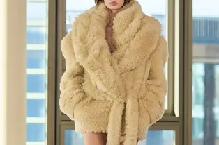 Где искать стильную короткую шубу: 7 актуальных вариантов Где искать стильную короткую шубу: 7 актуальных вариантов