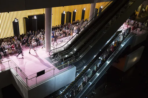Показ Dior в Токио Показ Dior в Токио