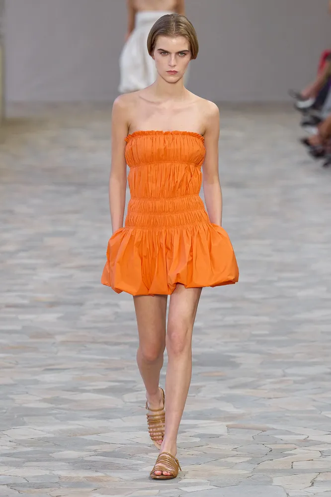 Alberta Ferretti весна-лето 2025