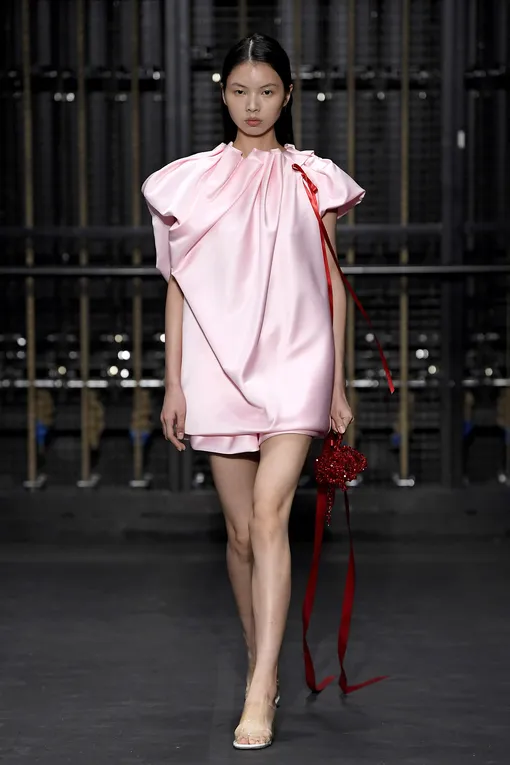 Simone Rocha весна-лето 2024 Simone Rocha весна-лето 2024